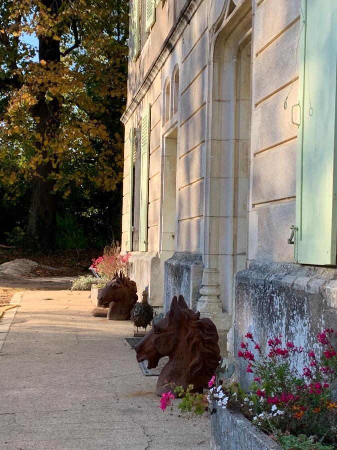 Chateau Du Mauny, Gites Et Chambres D'Hotes En Bourgogne Rosey Bagian luar foto