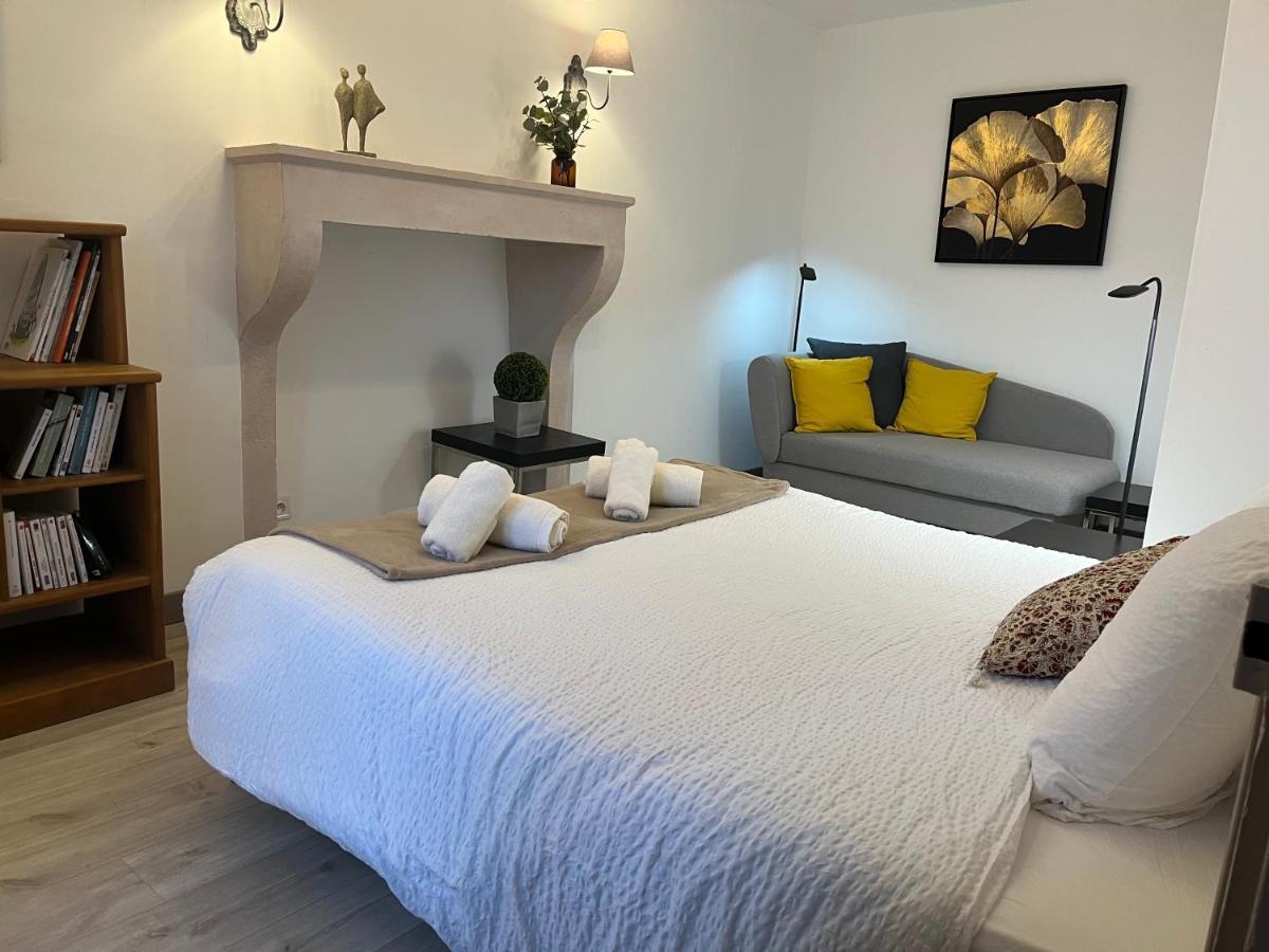 Chateau Du Mauny, Gites Et Chambres D'Hotes En Bourgogne Rosey Bagian luar foto